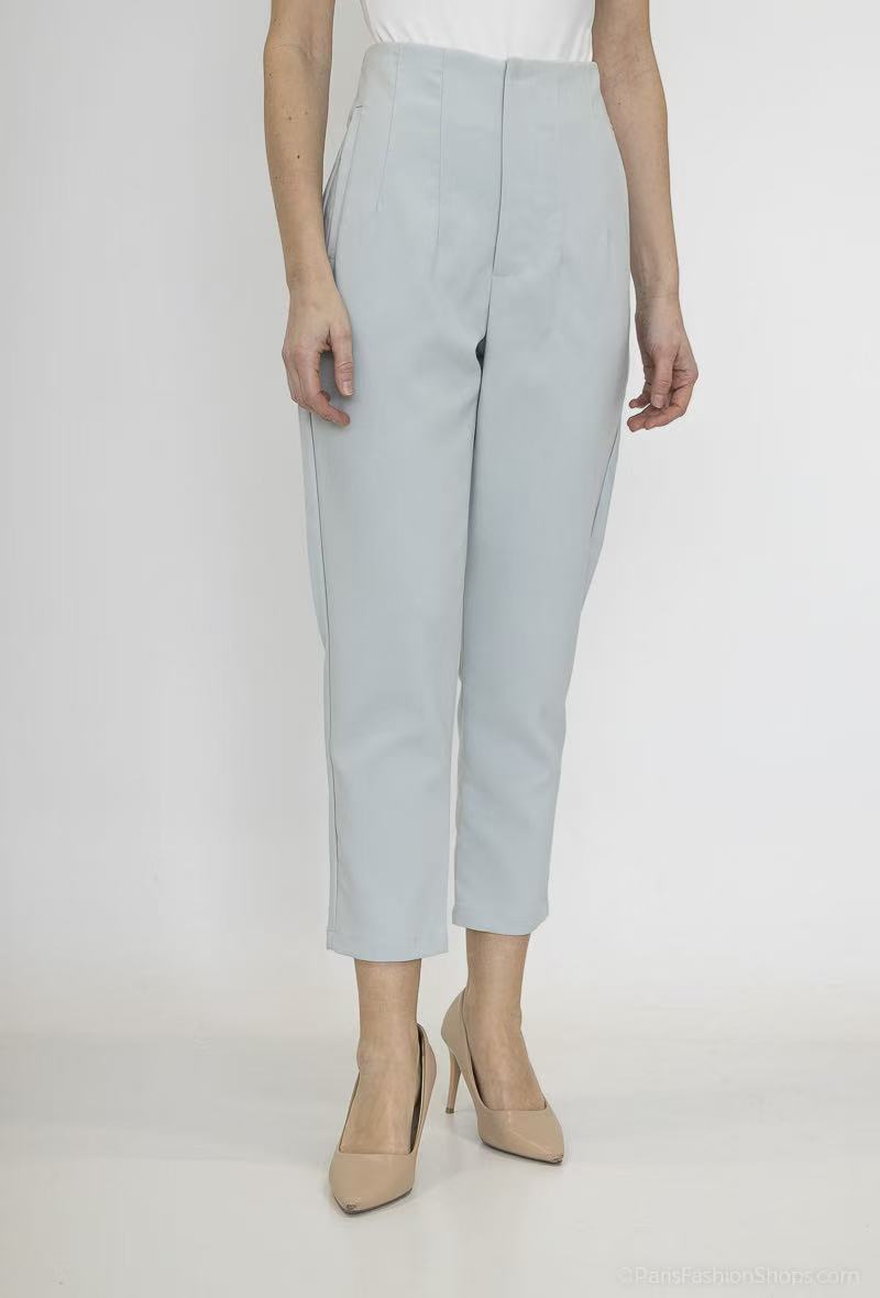 Frenchy pantalon fuselé plissé à plié sur uni