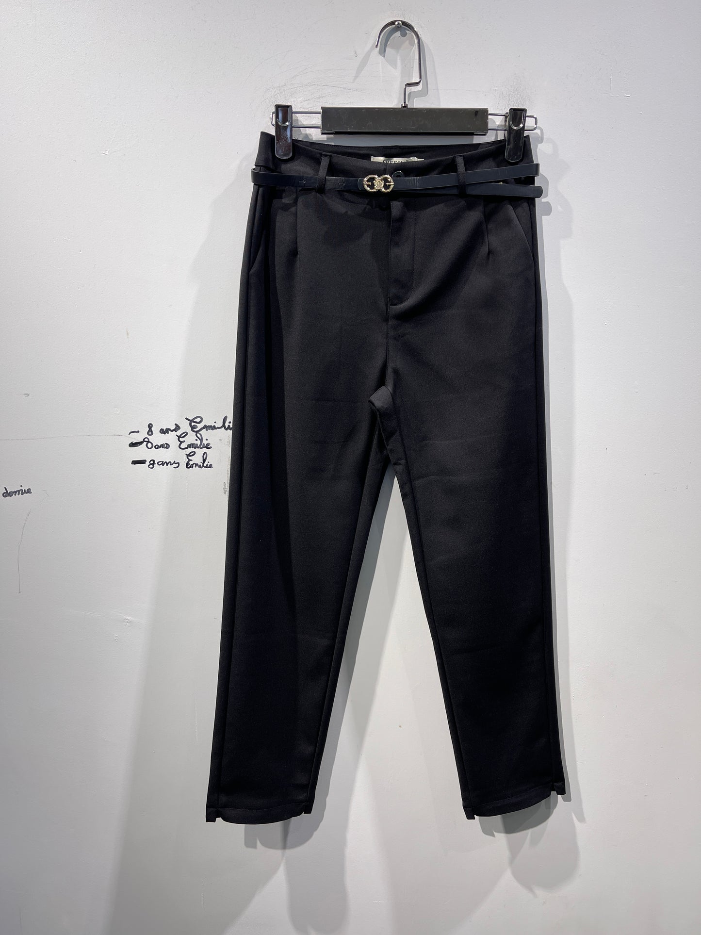 pantalon coupe droit avec ceinture