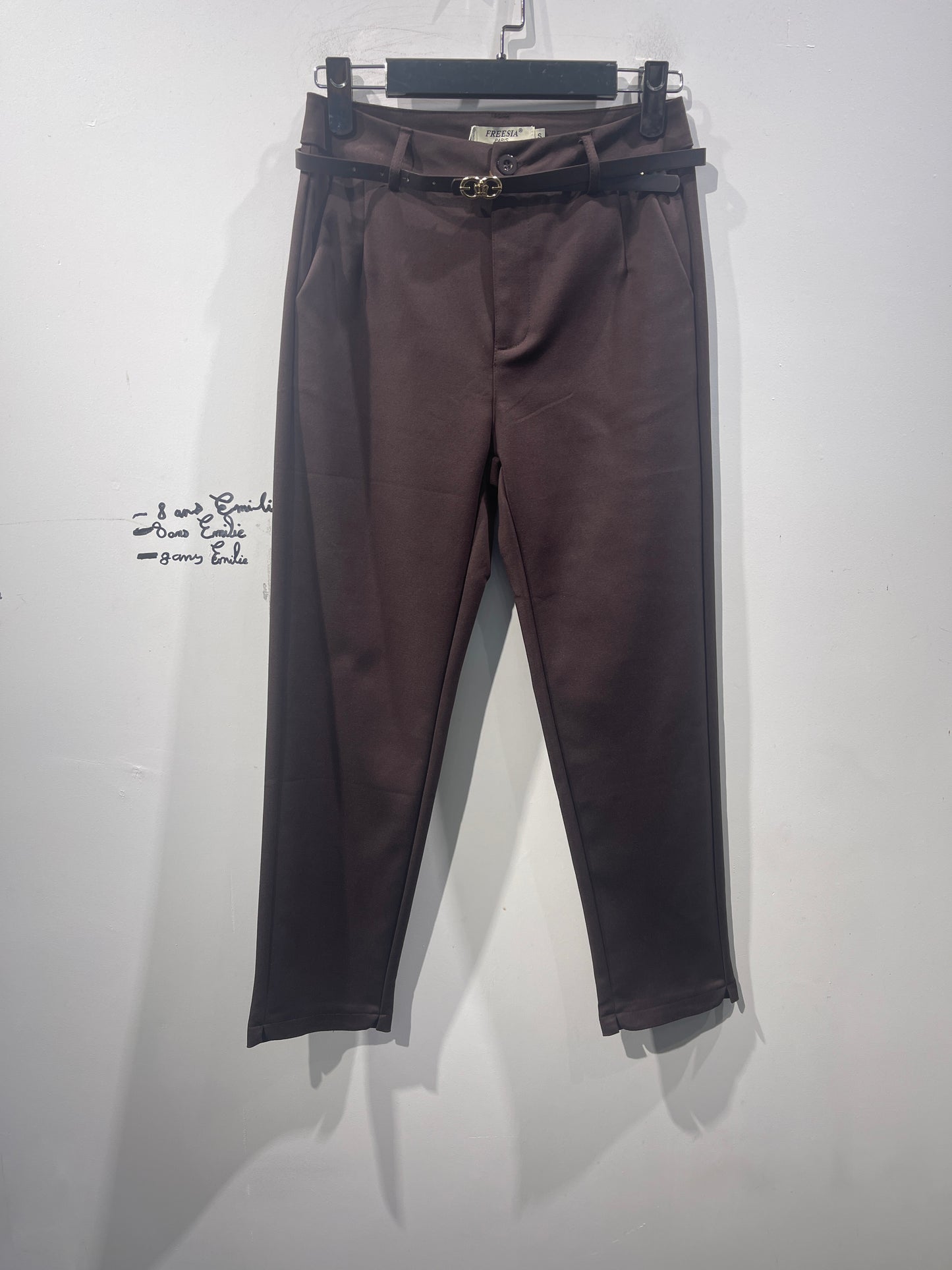 pantalon coupe droit avec ceinture