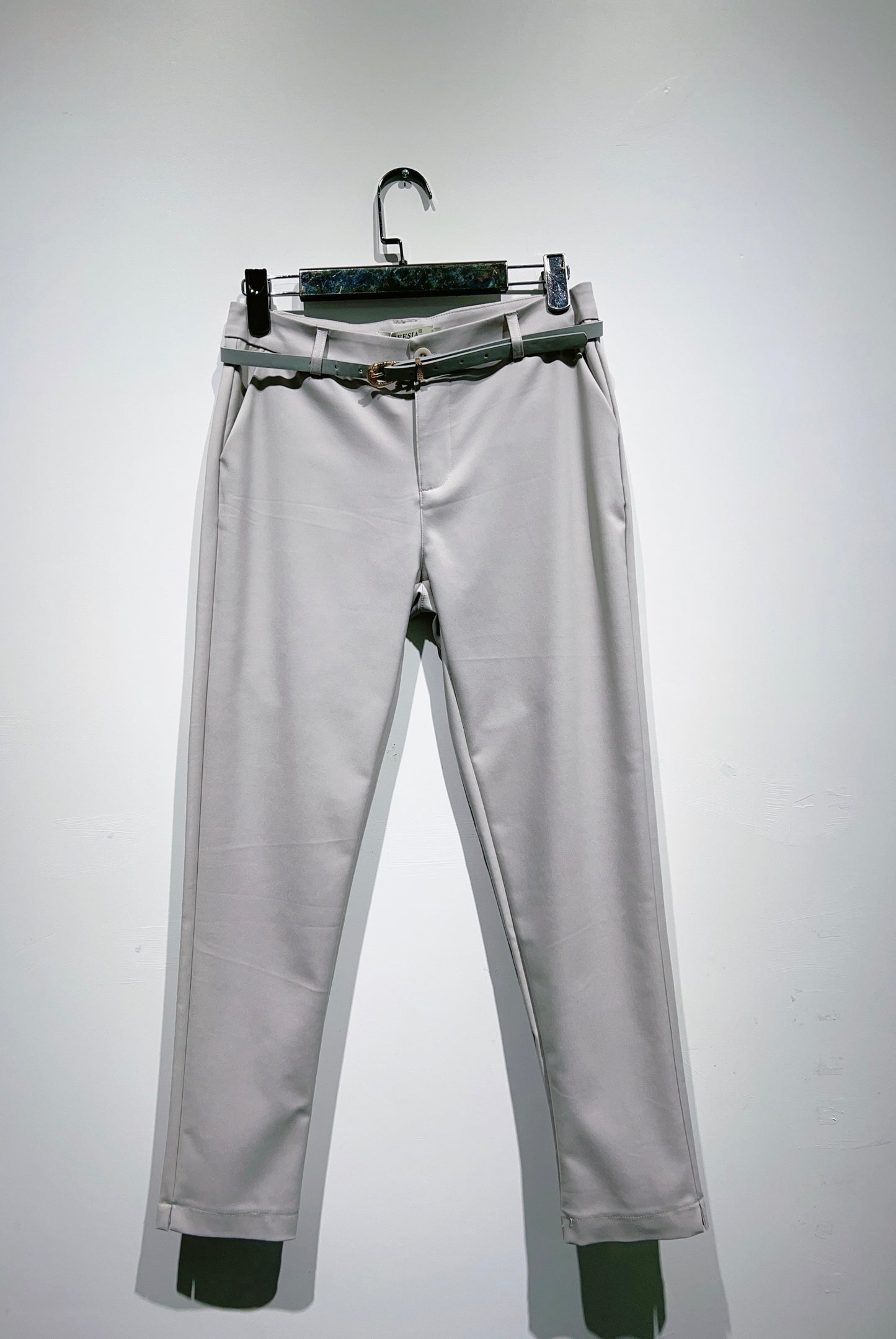Pantalons chinos slim à cheville avec ceinture