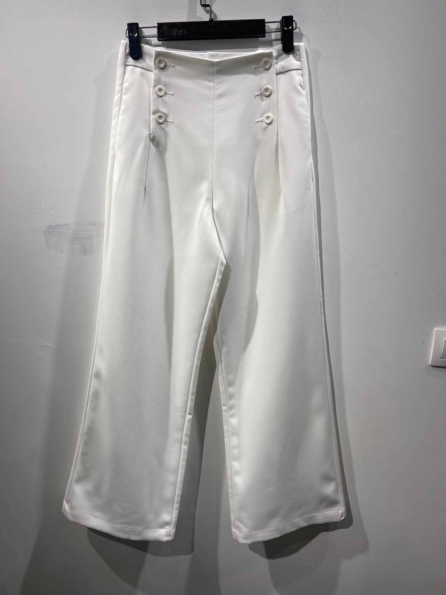 pantalon large avec boutonnage