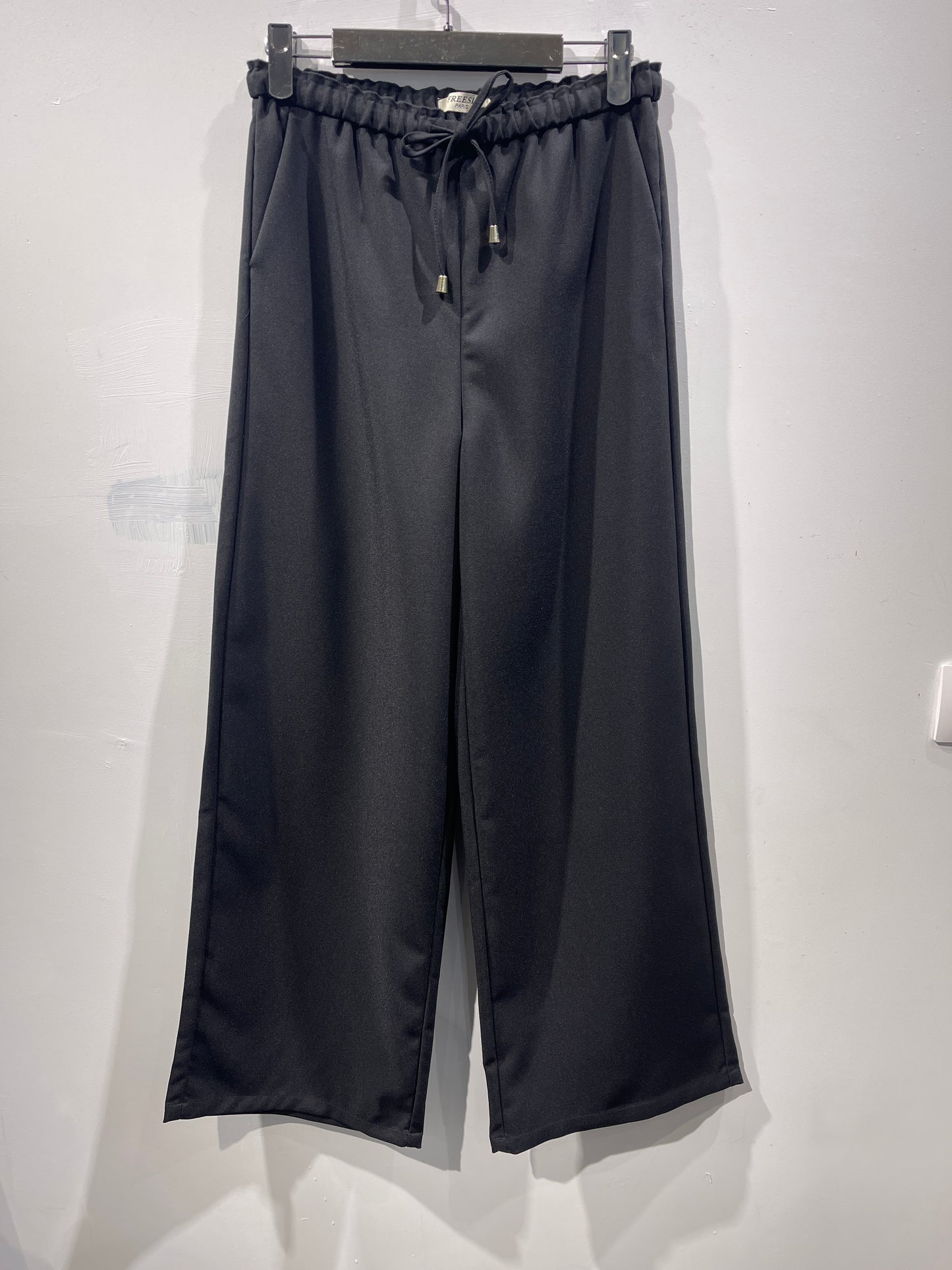 pantalon large avec cordons serrage