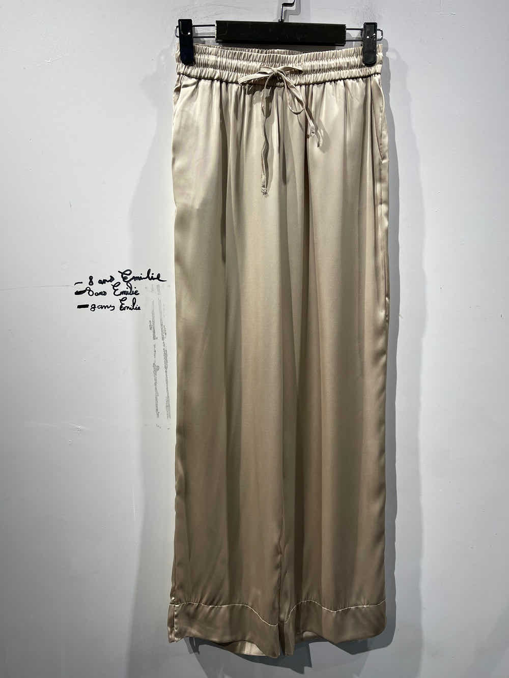 pantalon en satin