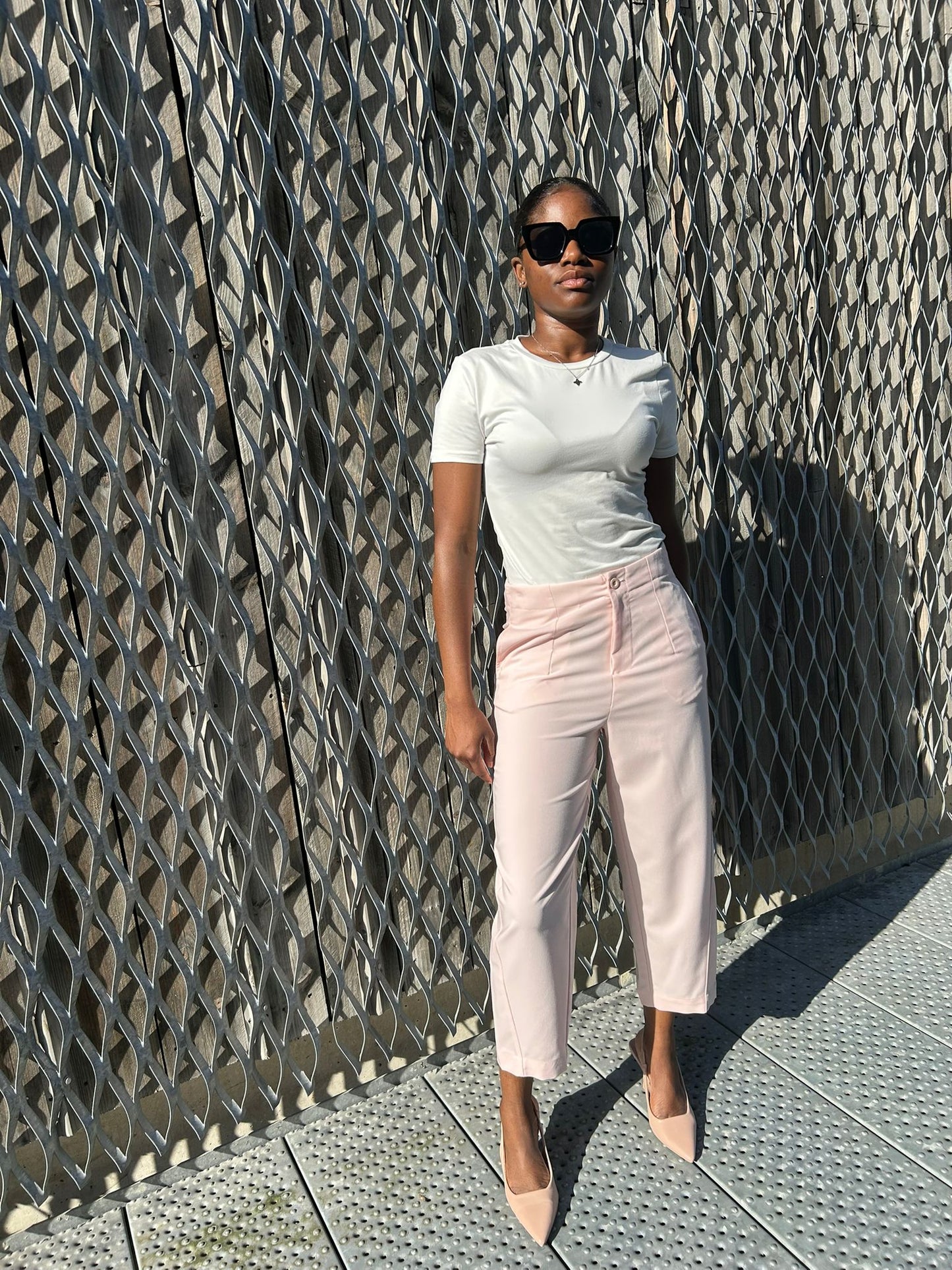 Freesia Pantalon Large Taille Haute Ben Tissu Lisse avec Plis Avant et Bouton à la Taille Style Ajusté Formel
