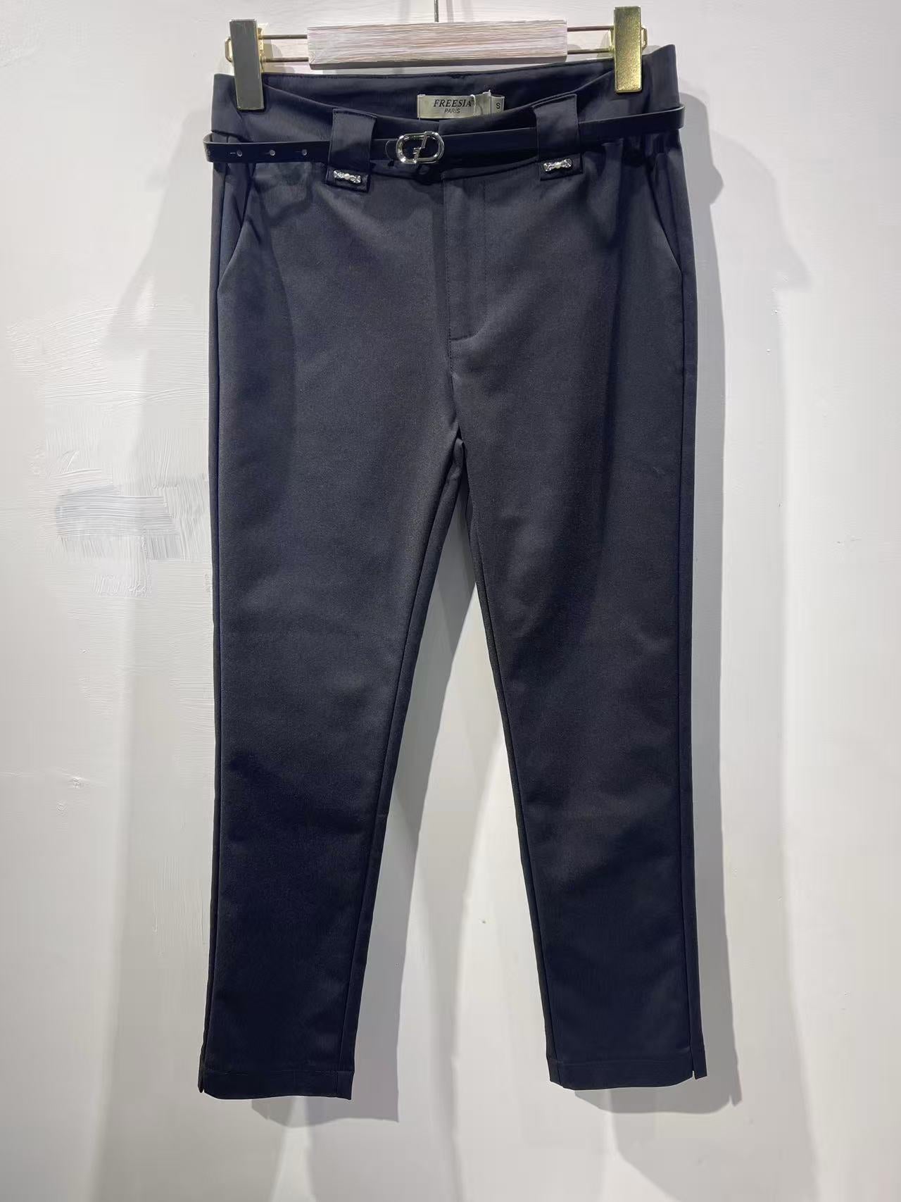 pantalon à cheville coup droit