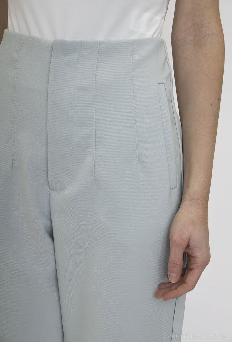 Frenchy pantalon fuselé plissé à plié sur uni