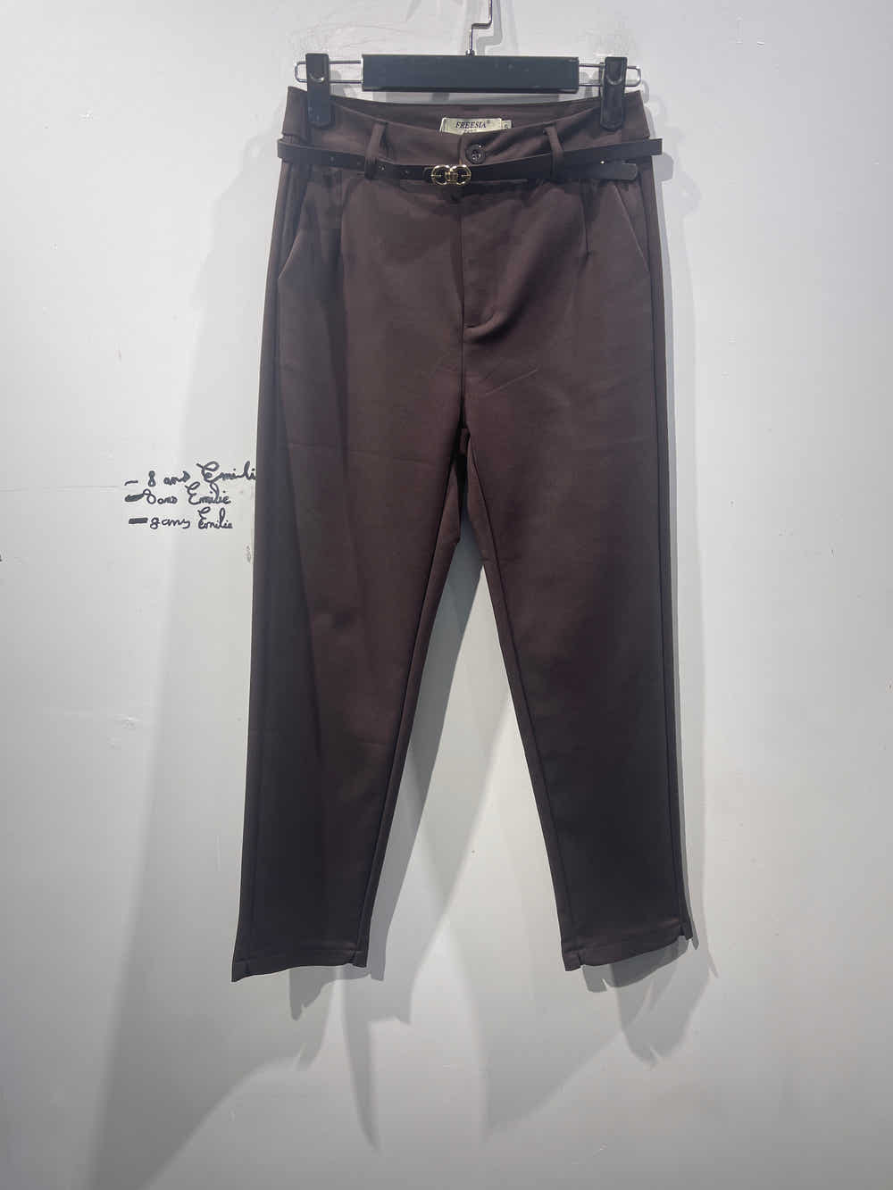 pantalon coupe droit avec ceinture