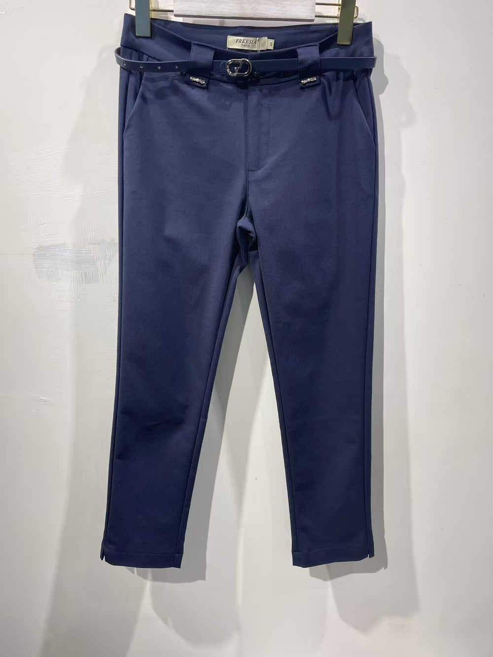 pantalon à cheville coup droit