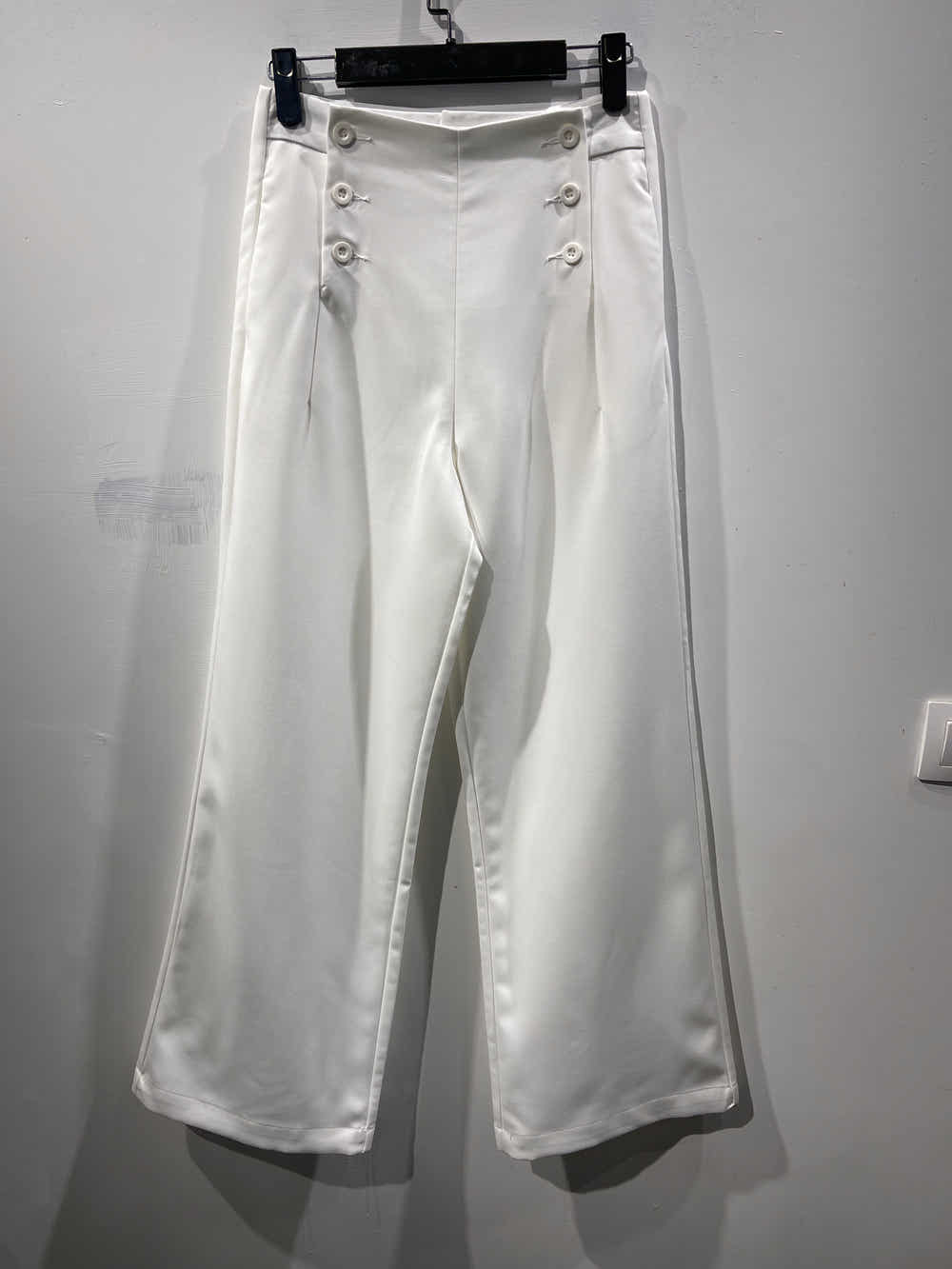 pantalon large avec boutonnage