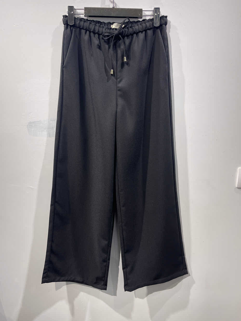 pantalon large avec cordons serrage