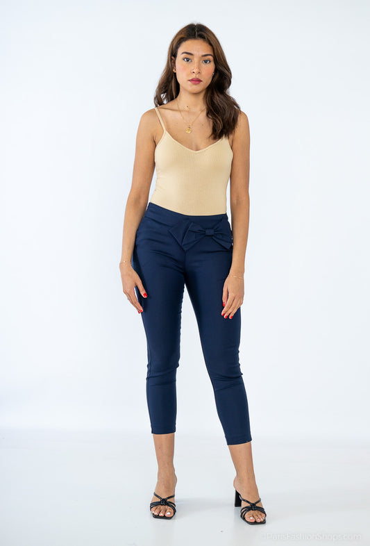 pantalon avec noeud papillon