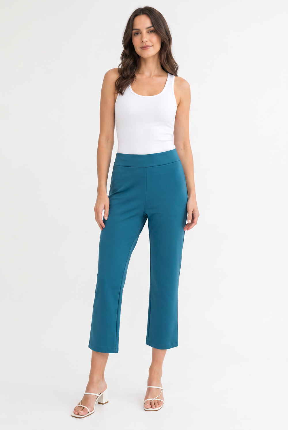 Pantalon 7/8 L317 bleu pétrole en studio