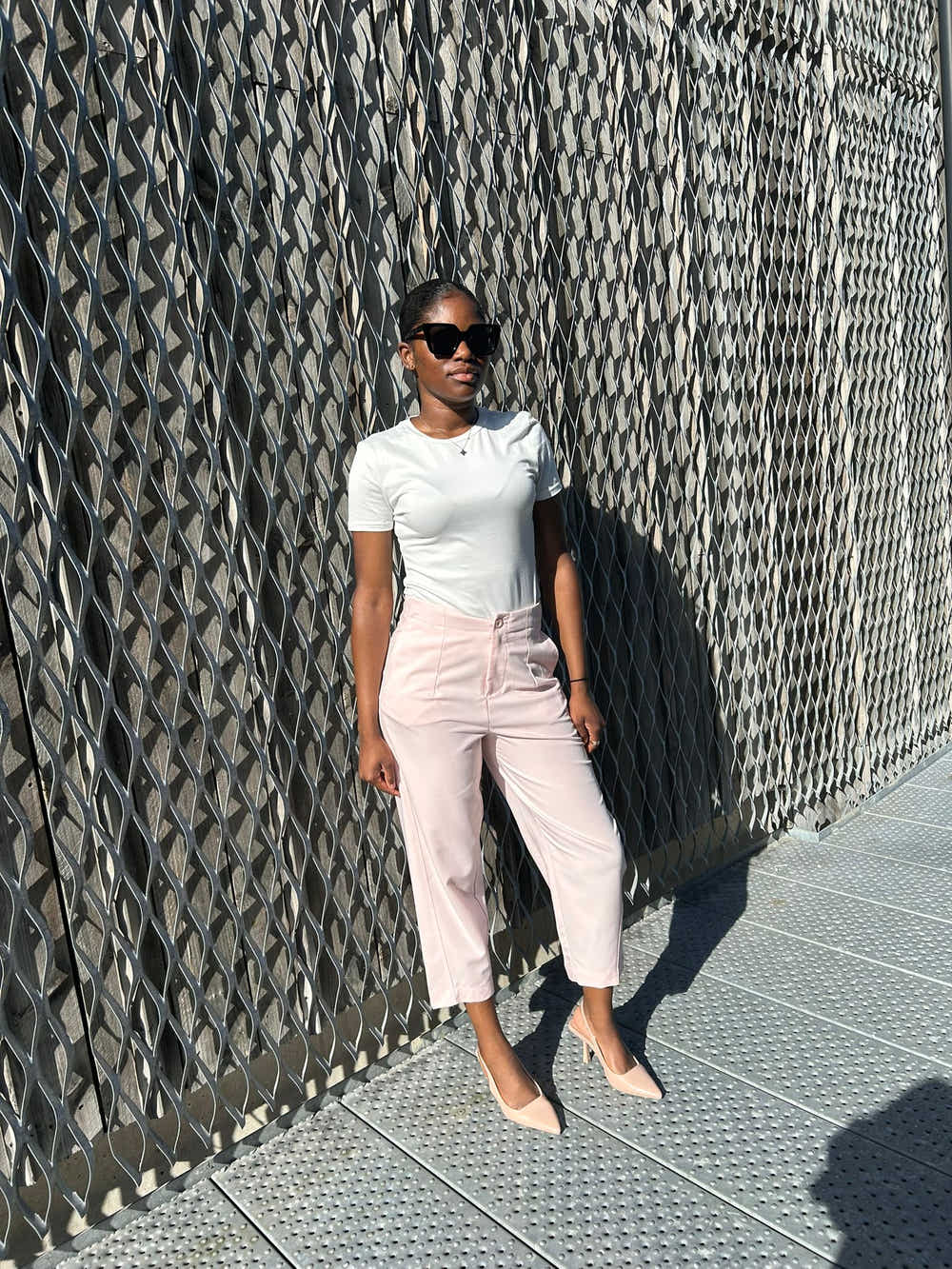 Freesia Pantalon Large Taille Haute Ben Tissu Lisse avec Plis Avant et Bouton à la Taille Style Ajusté Formel