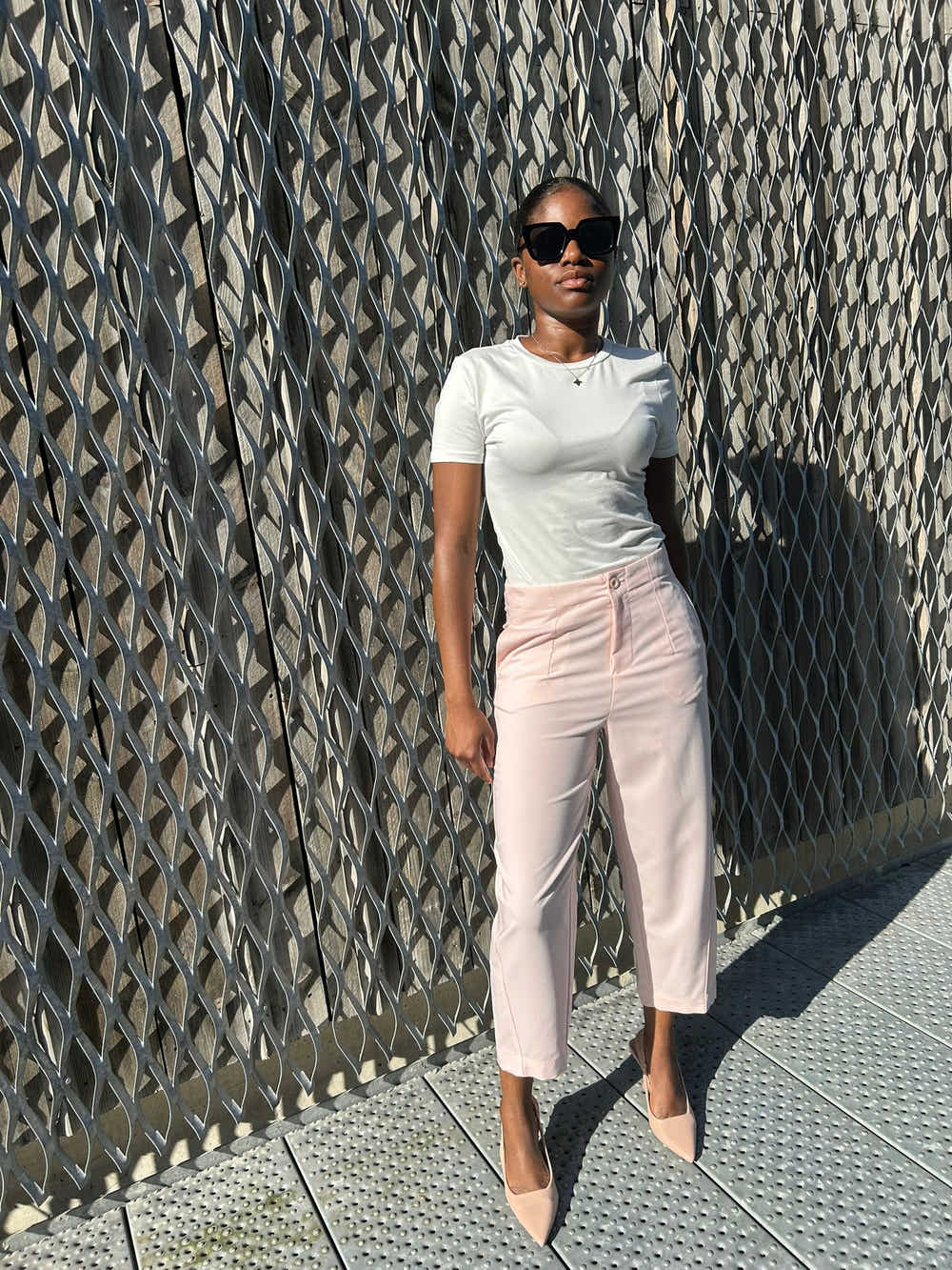 Freesia Pantalon Large Taille Haute Ben Tissu Lisse avec Plis Avant et Bouton à la Taille Style Ajusté Formel