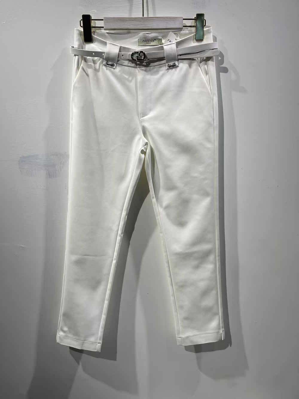 pantalon à cheville coup droit