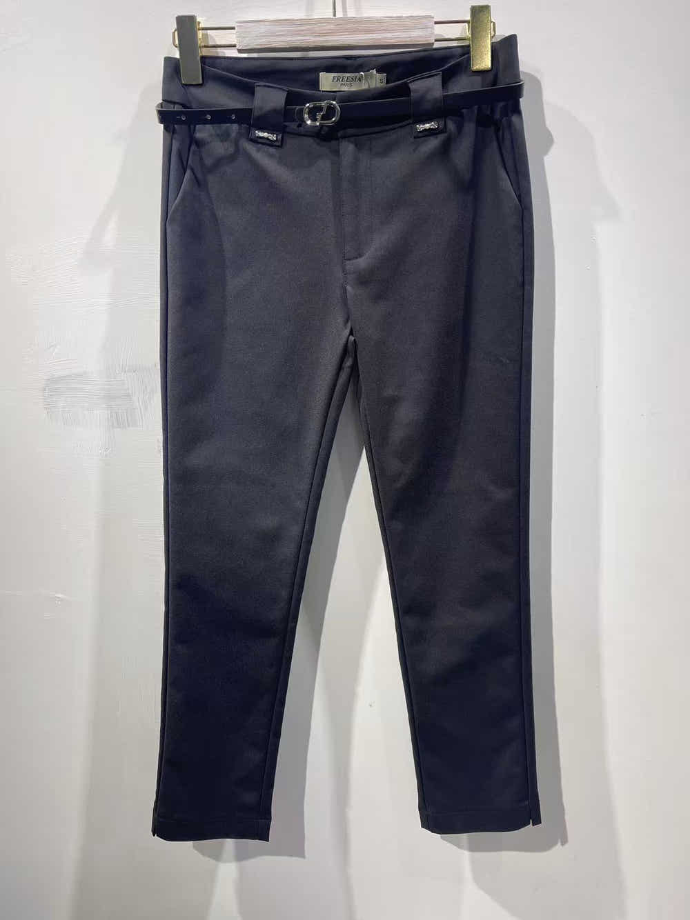 pantalon à cheville coup droit